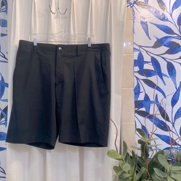 Men’s Black Callaway Polyester Golf Shorts Size 38 - Picture 1 of 5